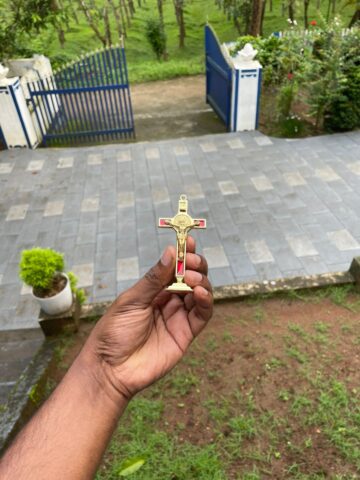 Jesus (Red with Gold)